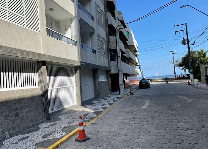 Apartamento Maré Mansa a 30 metros da praia Mansa em Caiobá com Wifi Matinhos