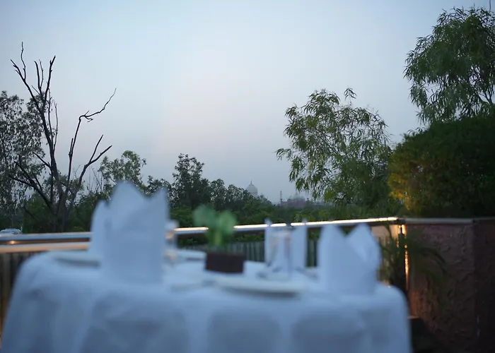 Hotel Atulyaa Taj Agra  - un Hotel de 4 estrellas