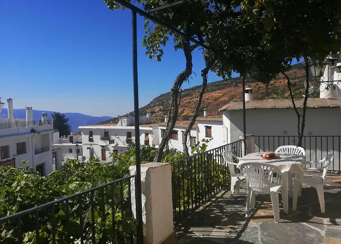 Apartamentos Rurales Las Chimeneas Capileira