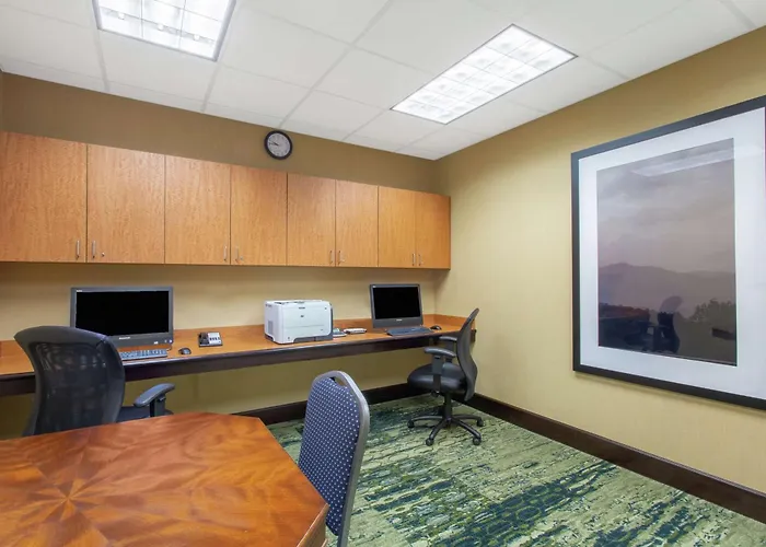 Hampton Inn & Suites Albany-Airport