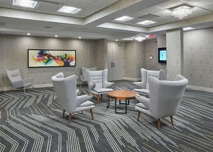 Doubletree By Hilton Edmonton Downtown Hotel