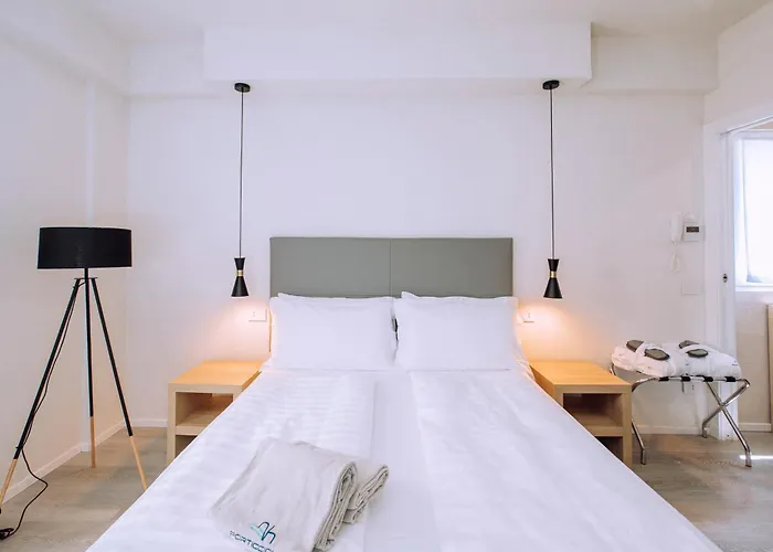 Ah Porticcioli Boutique Apartments San Felice del Benaco - un hotel a 4 stelle 