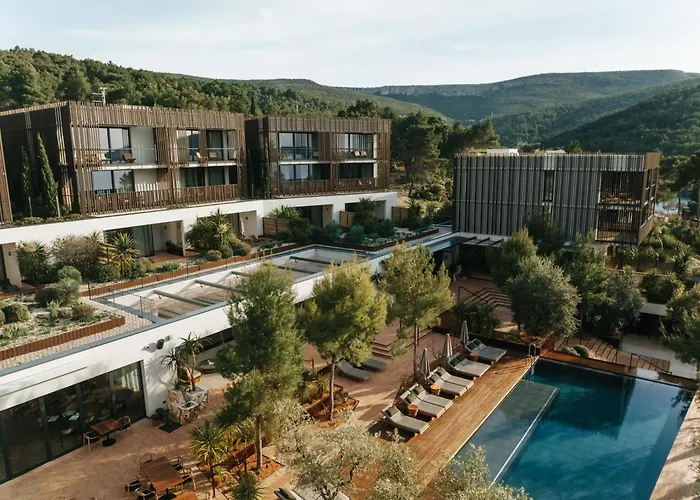 Maslina Resort Stari Grad 