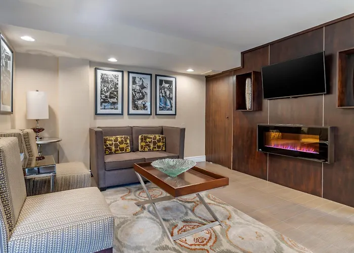 Best Western Carmel'S Town House Lodge