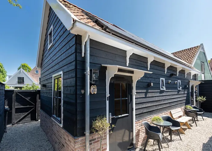 Luxury Chalets Monnickendam