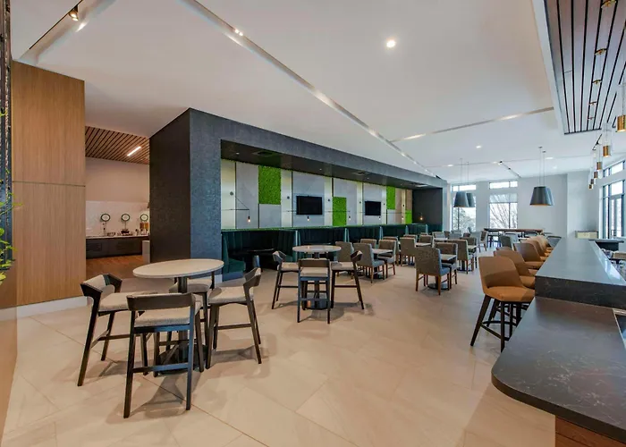 Boutique Embassy Suites By Hilton Asheville Downtown