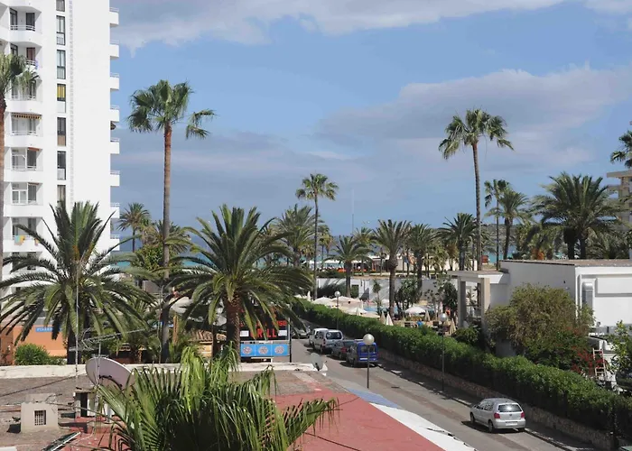 Villa Miel Cala Millor  Con una Pista de Golf