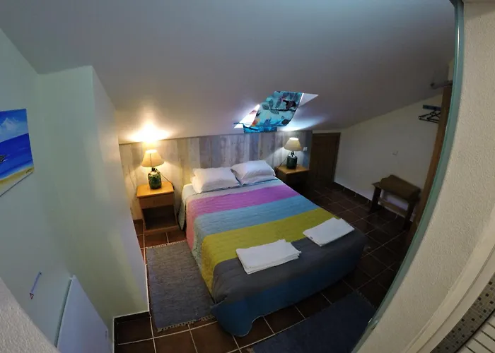 Supertubos Beach Hostel Atouguia Da Baleia
