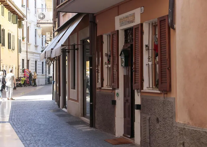 Le Finestre sul Borgo Rooms Peschiera del Garda