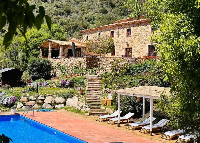B&B La Vista Brava Castell-Castell-Platja d'Aro met een Zwembad