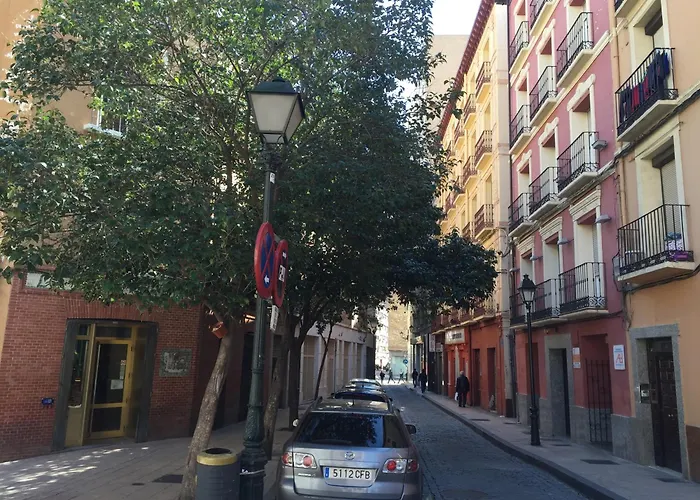 Apartamentos Auhabitat Zaragoza, edificio de apartamentos turísticos con facilidad de parking