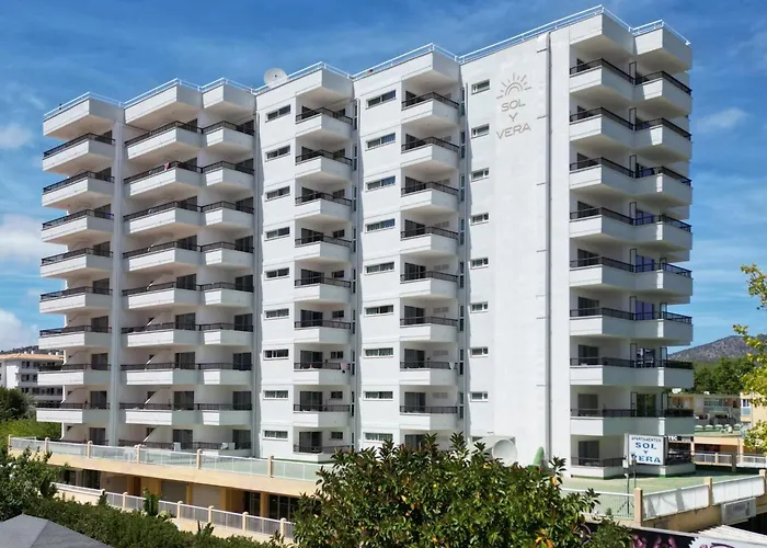 Apartamentos Sol Y Vera Magaluf  Con una pista da Golf