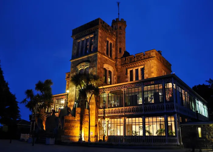 Larnach Lodge & Stable Stay Dunedin