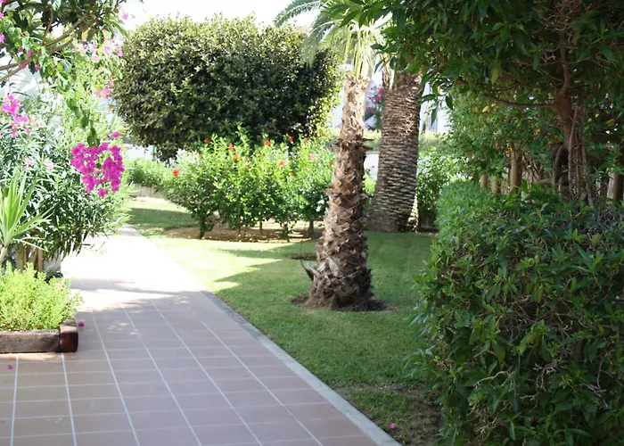 Apartamentos Torrelaguna Vera admite animales
