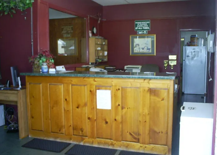 Crestview Inn With Golf Course