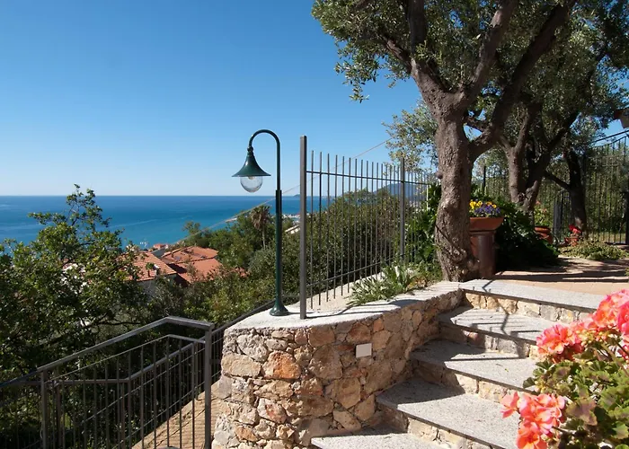 Bed and Breakfast Tra Gli Ulivi Pietra Ligure
