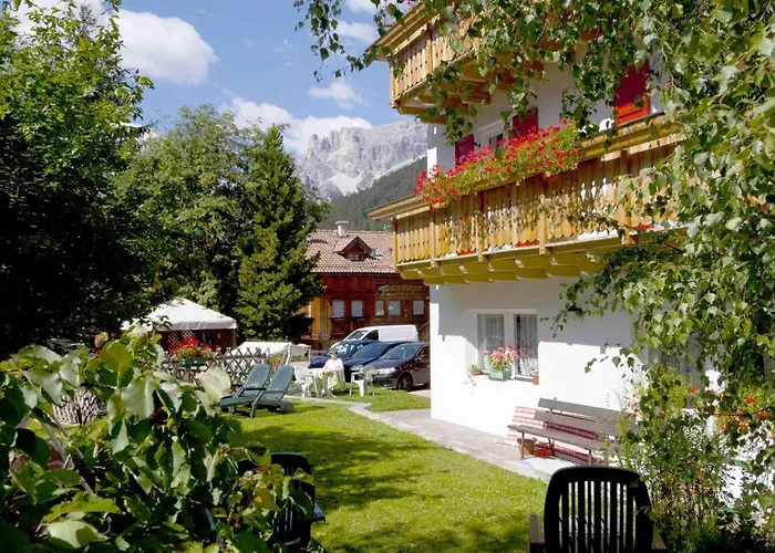 Hotel Garni Tyrolia Campitello di Fassa