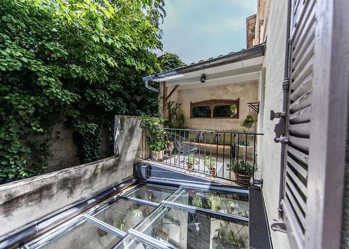 Private Villas in Aviñón