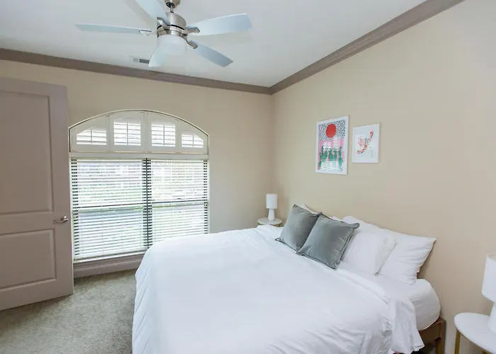 Kasa Central West End St Louis Richmond Heights 4 star