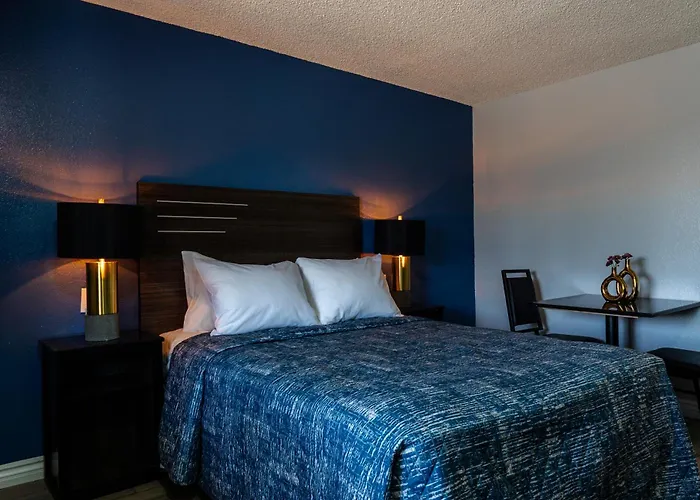 Pala Motel Pomona