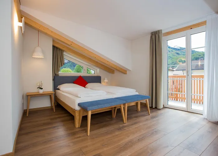 Hotel Elefant Ora / Auer