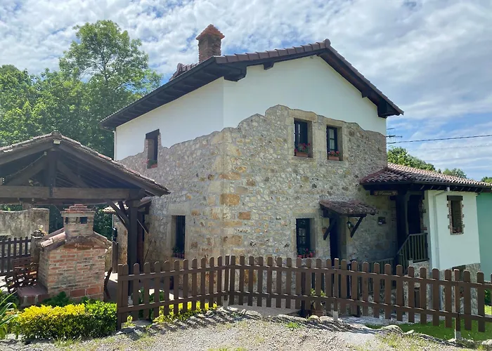 Apartamentos Rurales La Caviana Onís