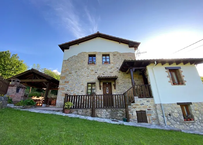 Apartamentos Rurales La Caviana Onís
