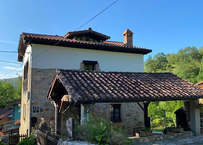 Apartamentos Rurales La Caviana Onís