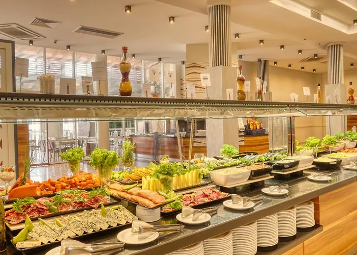Dit Evrika Beach Club Hotel