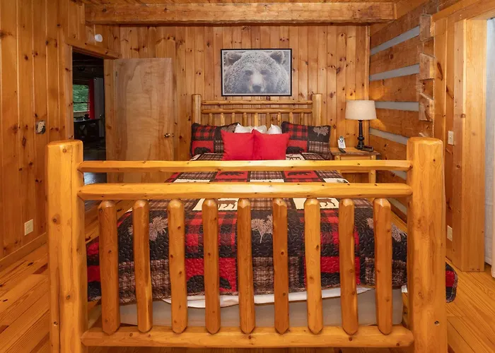 Yoli Bear Hideaway Villa Sevierville with Pool