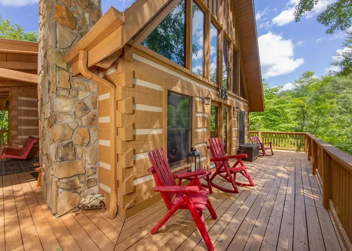 Yoli Bear Hideaway Villa Sevierville with Pool