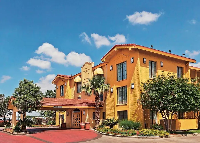 Hotel Super 8 By Wyndham San Antonio Near Seaworld Ingram Park