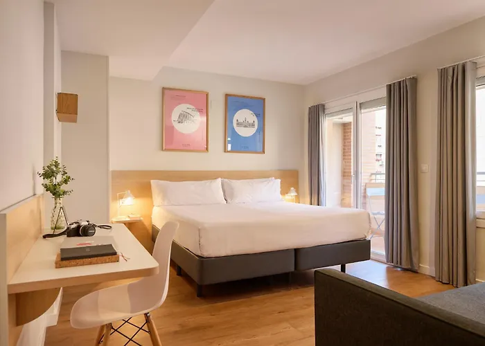 Rooms Ciencias Valencia met golfbaan