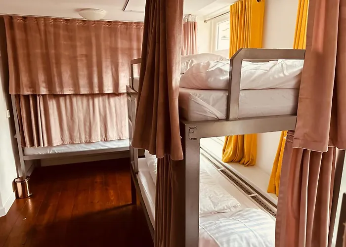 Room Mate Hostel in Zaandam center