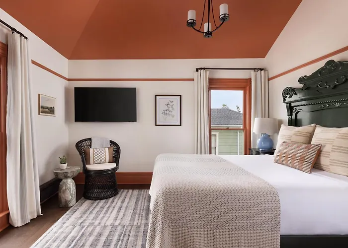 Centrella Hotel, A Kirkwood Collection Hotel