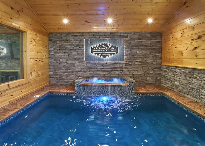 Lumberjack Lodge: Pool Theater Fire Pit