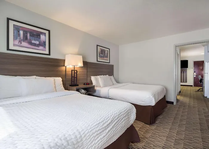 Clarion Pointe Charleston - West Ashley Hotel