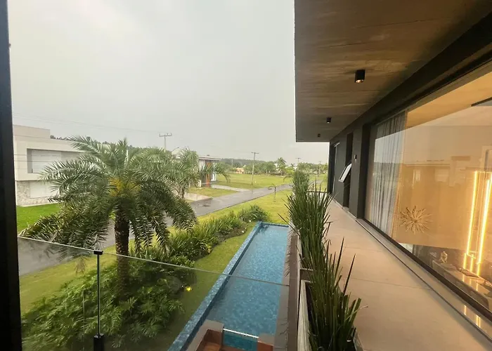 Casa Luxuosa no Condomínio Costa Serena