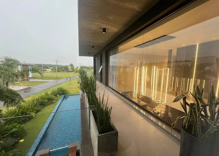 Casa Luxuosa no Condomínio Costa Serena