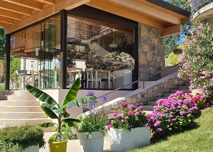Elle Ecoholiday