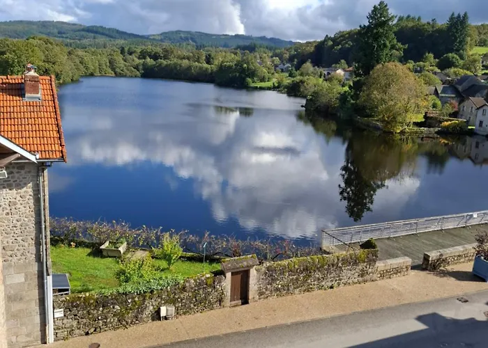 Hotel - Bistro - Bar - Pmu Le Bellerive Peyrat-le-Château