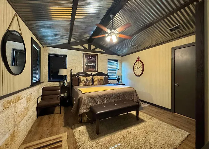 Vineyard Trail Cottages- Adults Only Fredericksburg
