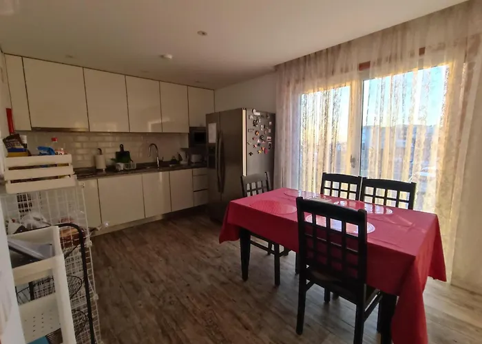 Cachinnans Hostel & Apartments