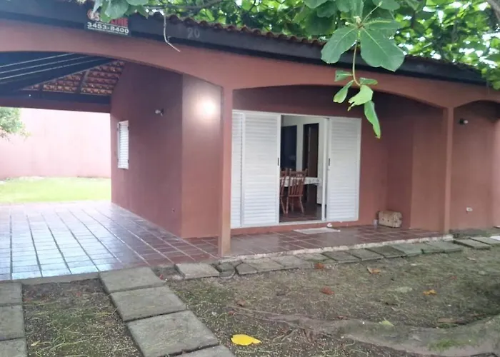 Quarto para quatro pessoas a duas quadras da praia - Balneário Saint Etienne - Matinhos