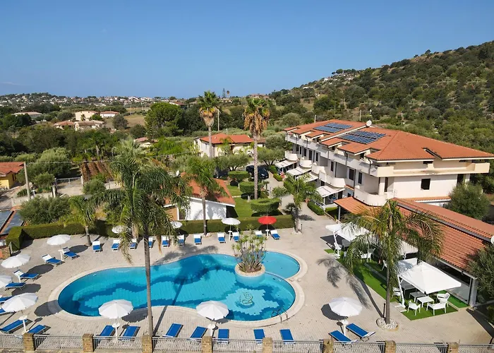 Rosy Hotel Residence Capo Vaticano