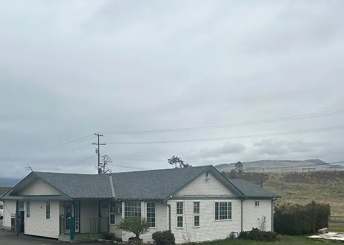 Road Runner Motel Merritt