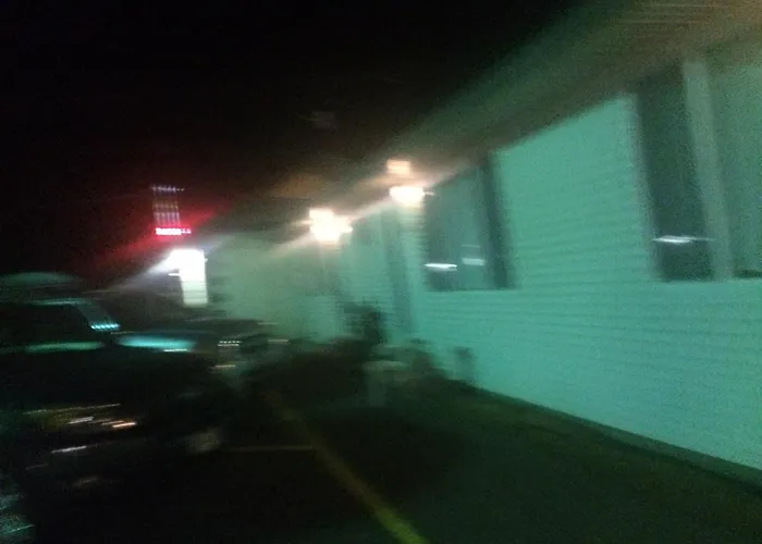Road Runner Motel Merritt