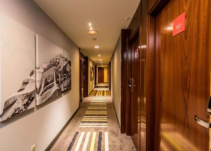 Leonardo Hotel Barcelona Gran Via With Golf Course
