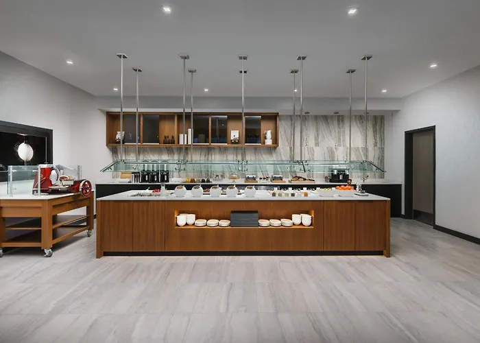 Ac Hotel By Marriott Scottsdale North