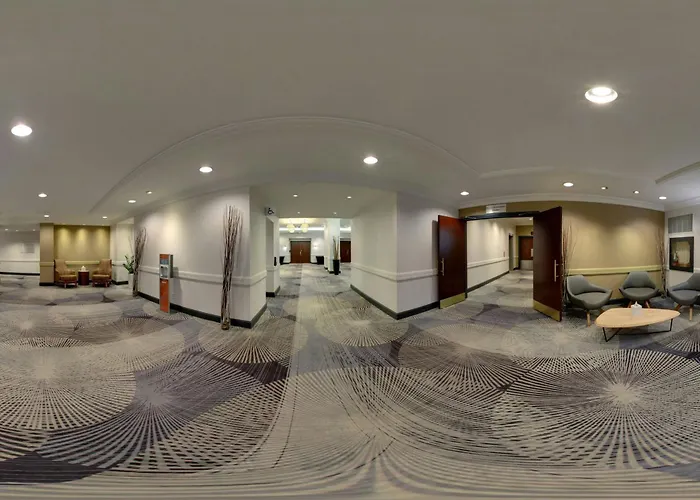 Courtyard By Marriott Toronto Downtown